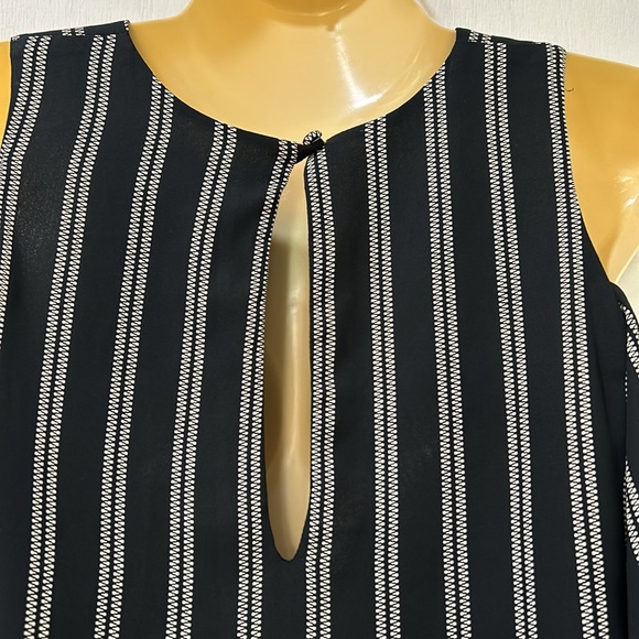 VERONICA M WOMENS TOP BLOUSE  BLACK & WHITE STRIPPED COLD SHOULDER SIZE SMALL - Picture 3 of 11